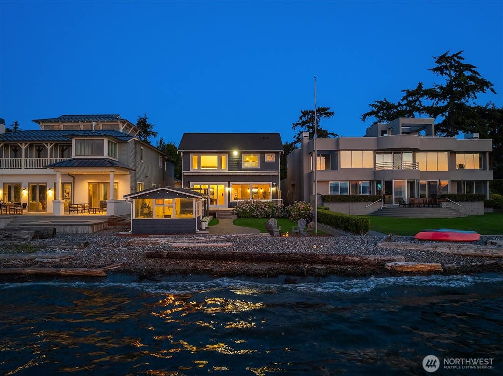 Photo of 9 SW Three Tree Point Lane, Burien, WA 98166 (MLS # 2566154)