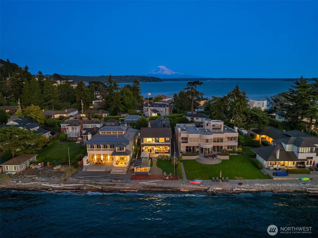 Photo of 9 SW Three Tree Point Lane, Burien, WA 98166 (MLS # 2566154)