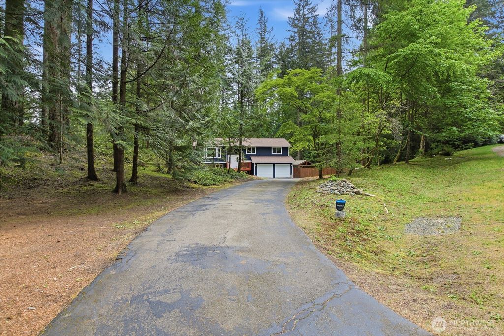 Photo of 17536 201st Avenue NE, Woodinville, WA 98077 (MLS # 2524214)