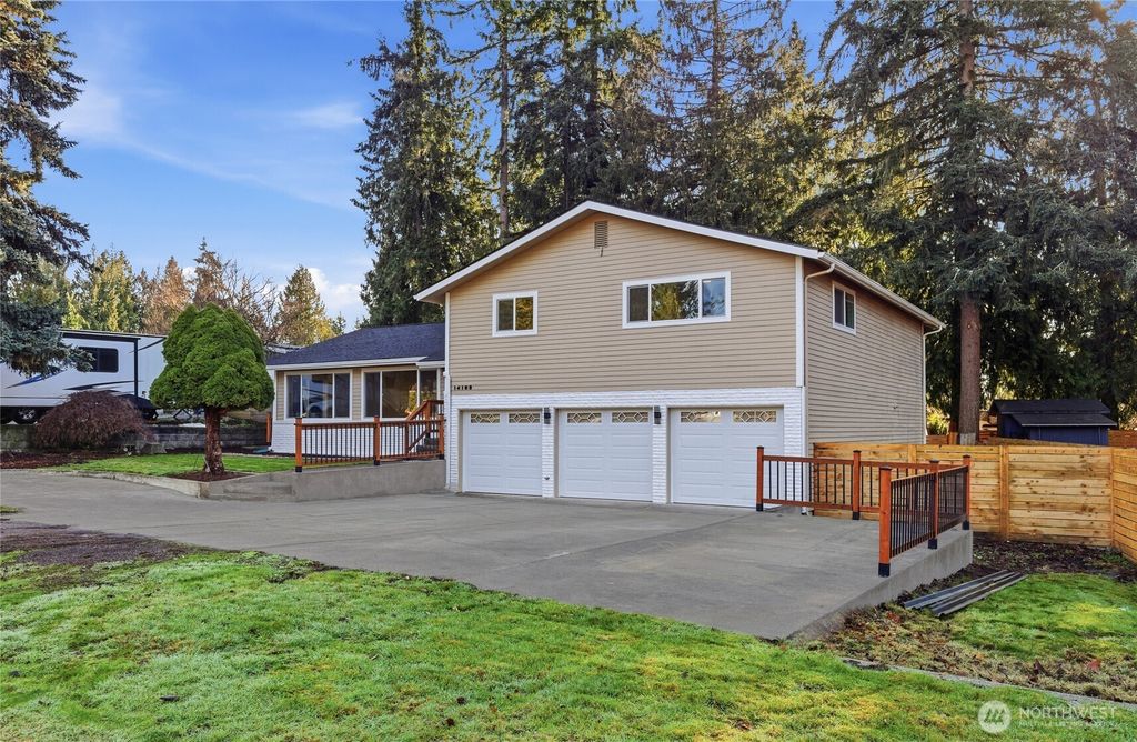 Photo of 14159 SE 144th Street, Renton, WA 98059 (MLS # 2469694)