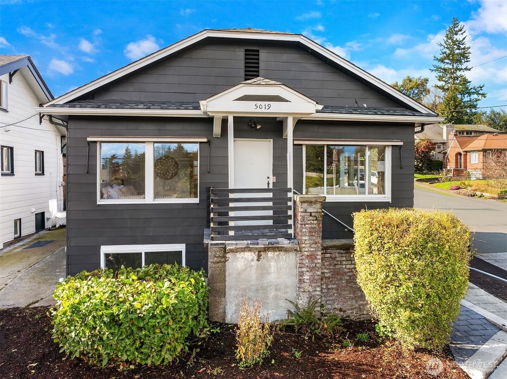 Photo of 5019 5th Avenue NE, Seattle, WA 98105 (MLS # 2477477)