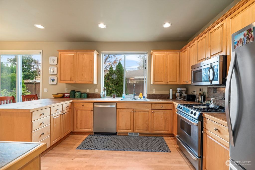 Photo of 1012 204th Place SW, Lynnwood, WA 98036 (MLS # 2307625)
