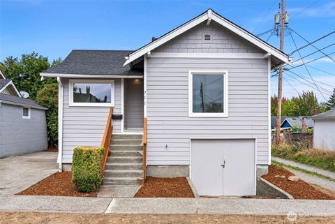 Photo of 711 S 43rd Street, Tacoma, WA 98418 (MLS # 2427725)