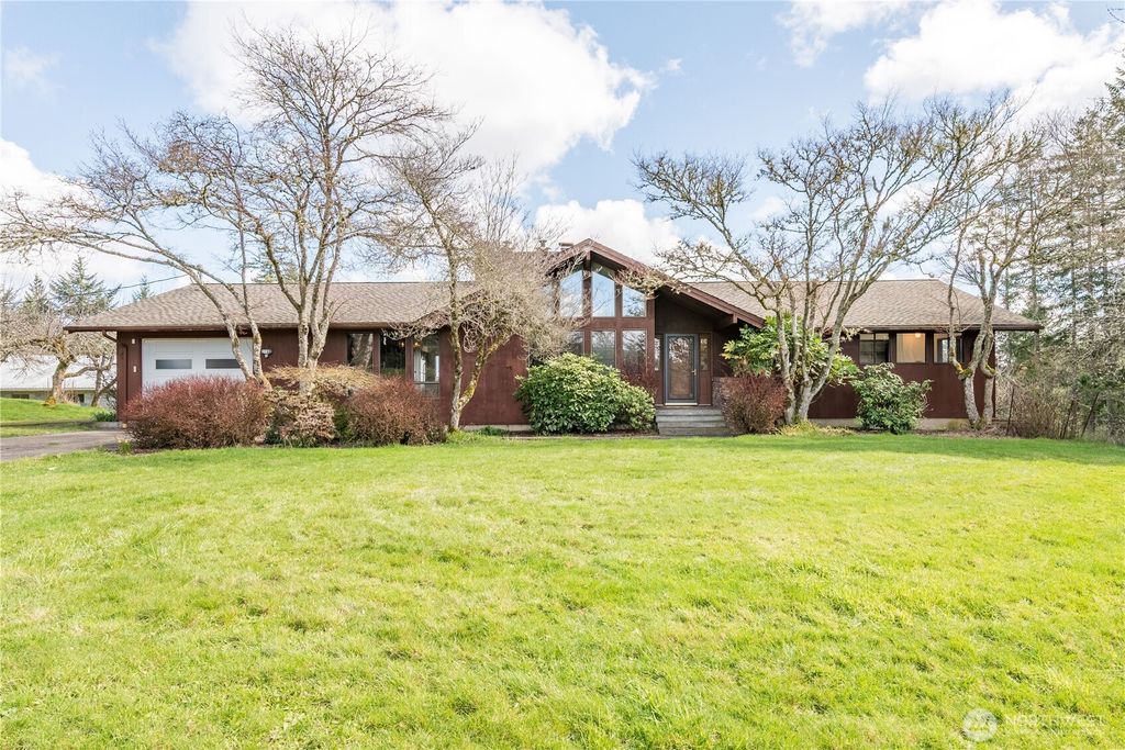 Photo of 2366 Seminary Hill Street, Centralia, WA 98531 (MLS # 2499196)