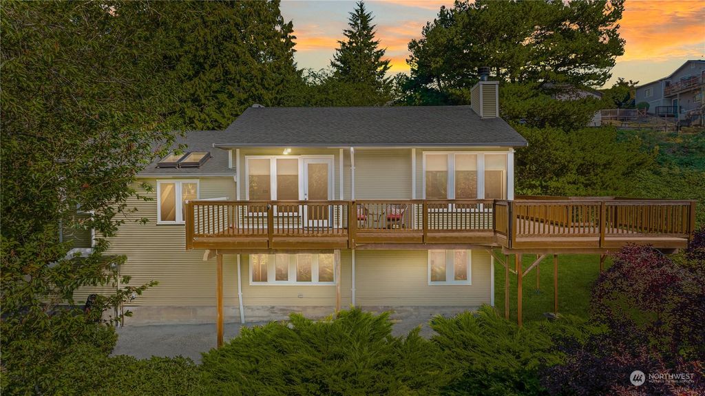 Photo of 6229 65th Drive SE, Snohomish, WA 98290 (MLS # 2010616)