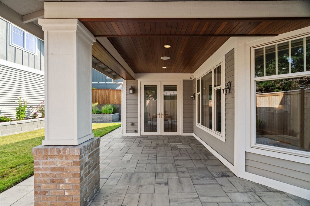 Photo of 124 13th Avenue, Kirkland, WA 98033 (MLS # 2599041)