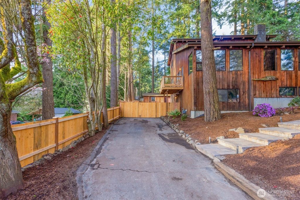 Photo of 3726 NE 193rd Street, Lake Forest Park, WA 98155 (MLS # 2349991)