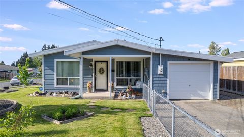 Photo of 519 S 92nd, Tacoma, WA 98444 (MLS # 2521796)