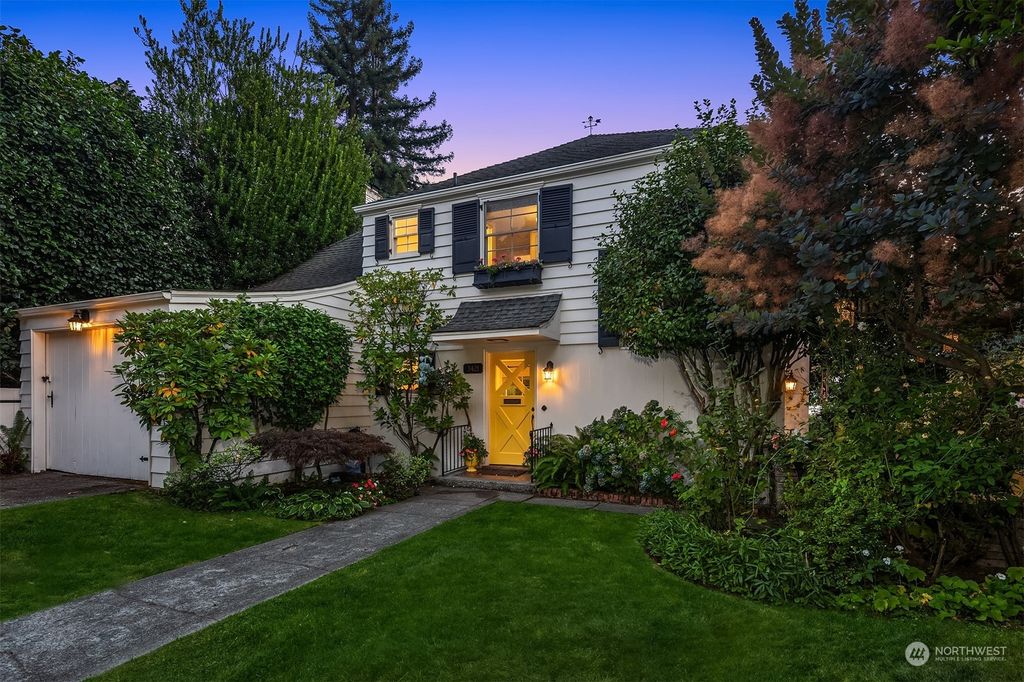 Photo of 3421 W Laurelhurst Drive NE, Seattle, WA 98105 (MLS # 1995552)