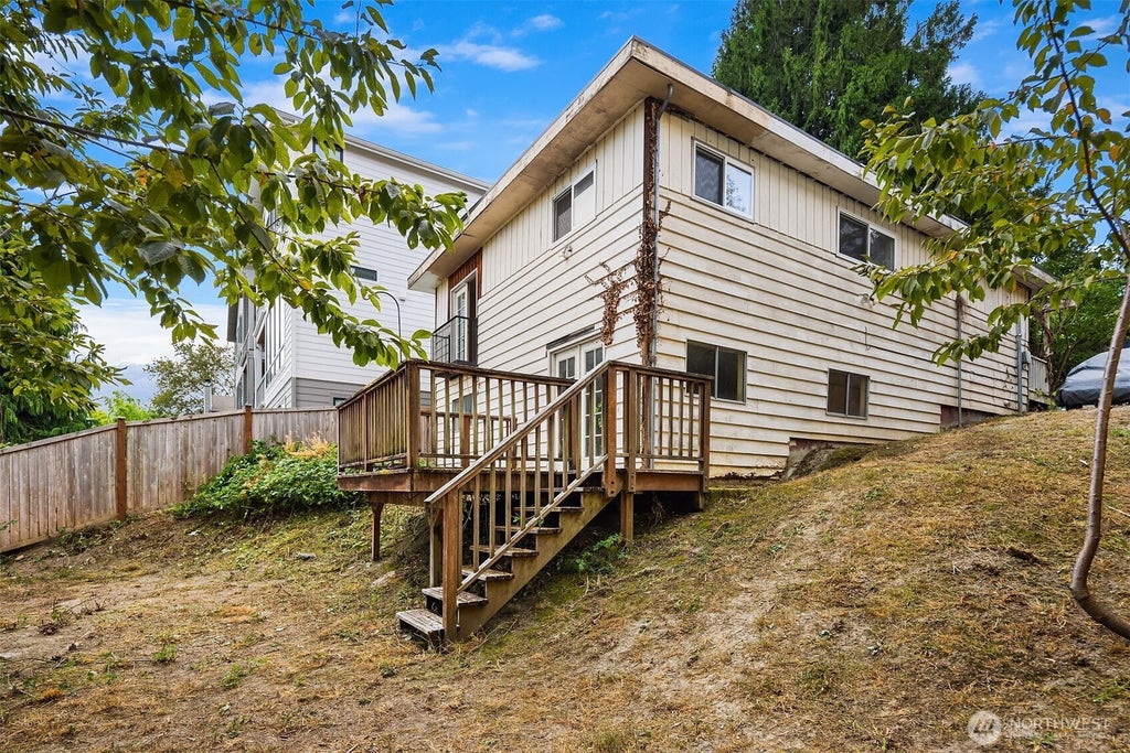 Photo of 440 26th Avenue E, Seattle, WA 98112 (MLS # 2587693)