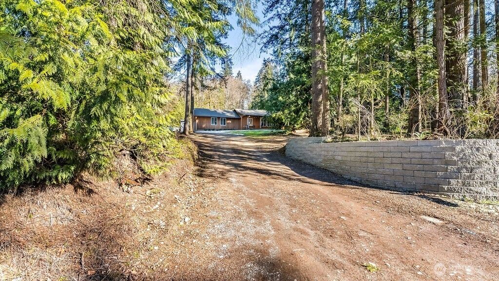 Photo of 18616 SE Auburn-Black Diamond Road, Auburn, WA 98092 (MLS # 2329554)