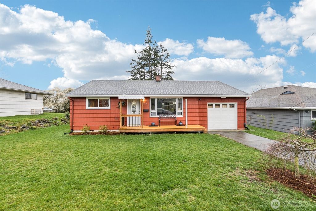 Photo of 2314 8th Street, Everett, WA 98201 (MLS # 2493991)