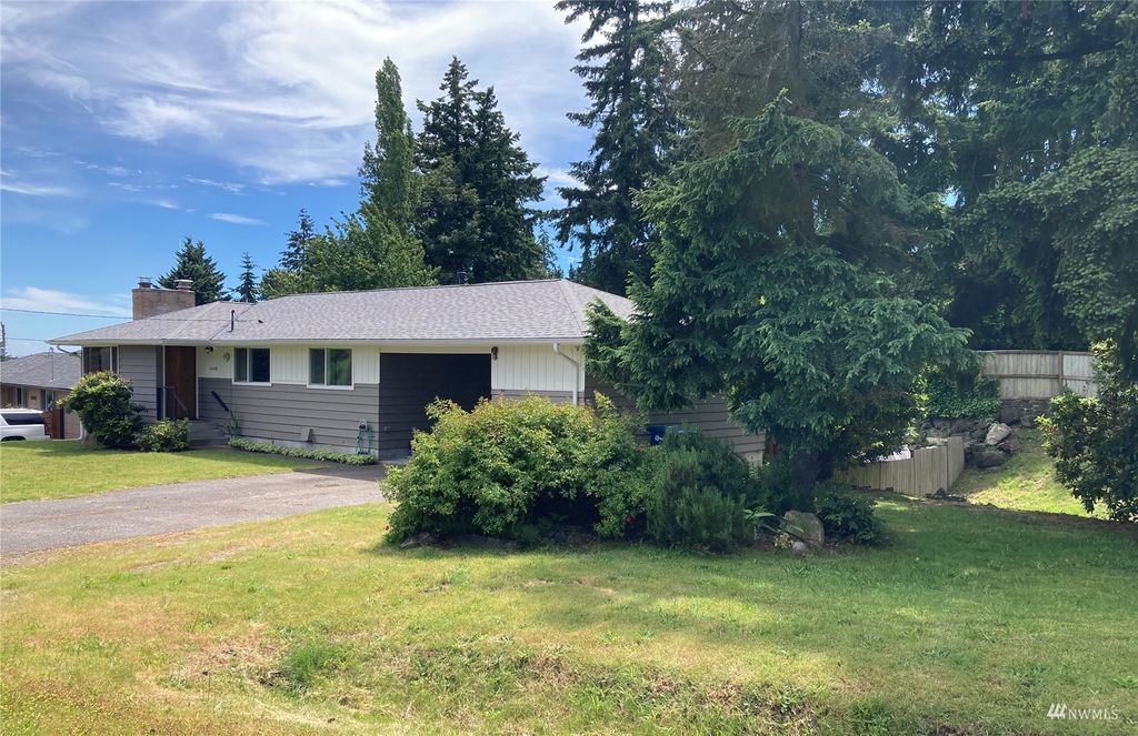 Photo of 14405 6th Avenue S, Burien, WA 98168 (MLS # 1984527)