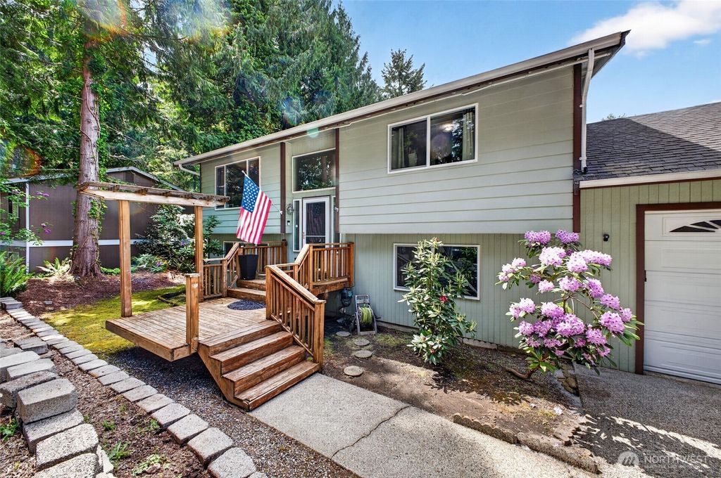 Photo of 4216 W Tapps Drive E, Lake Tapps, WA 98391 (MLS # 2528980)