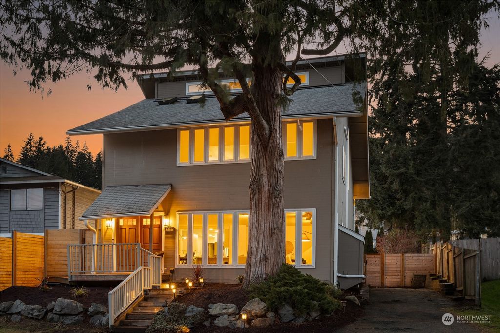 Photo of 19237 16th Avenue NE, Shoreline, WA 98155 (MLS # 2329460)