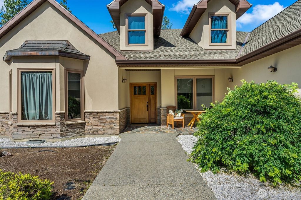 Photo of 406 Hogans Way, Chewelah, WA 99109 (MLS # 2462781)