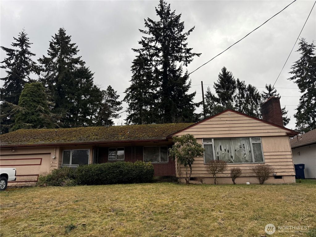 Photo of 911 S 299th Place, Federal Way, WA 98404 (MLS # 2353939)