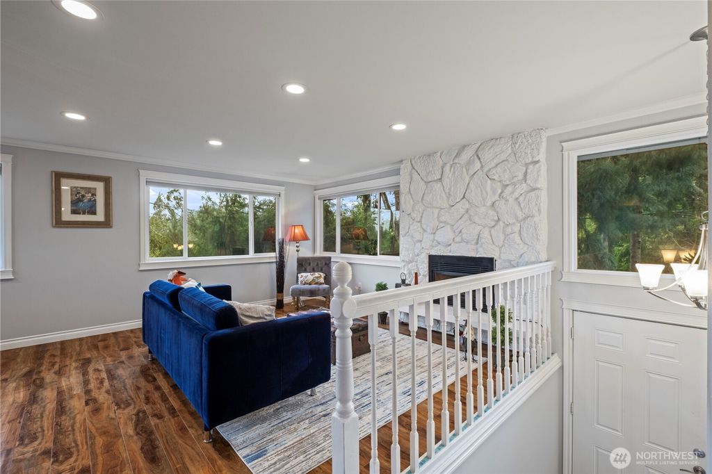 Photo of 1123 SW 144 Street, Burien, WA 98166 (MLS # 2494145)