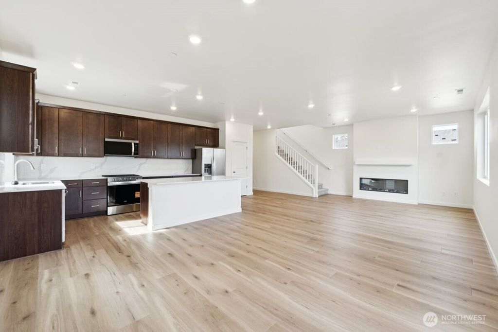 Photo of 1439 121st Avenue SE #MB 07, Lake Stevens, WA 98258 (MLS # 2435522)