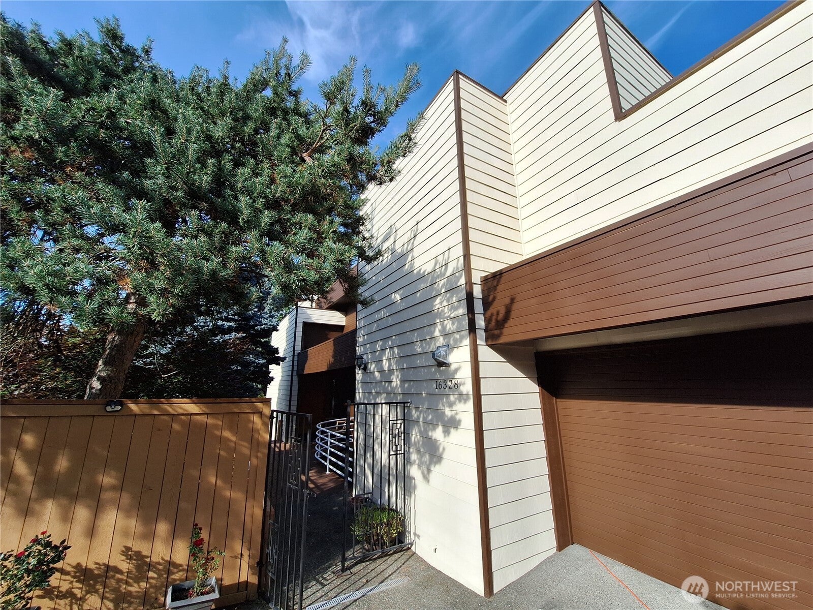 16328 35th Avenue NE