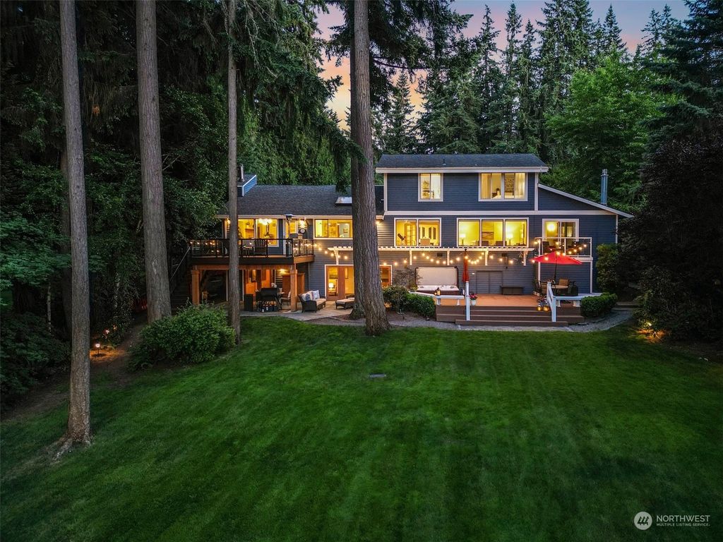 Photo of 22016 SE 28th Street, Sammamish, WA 98075 (MLS # 2135004)