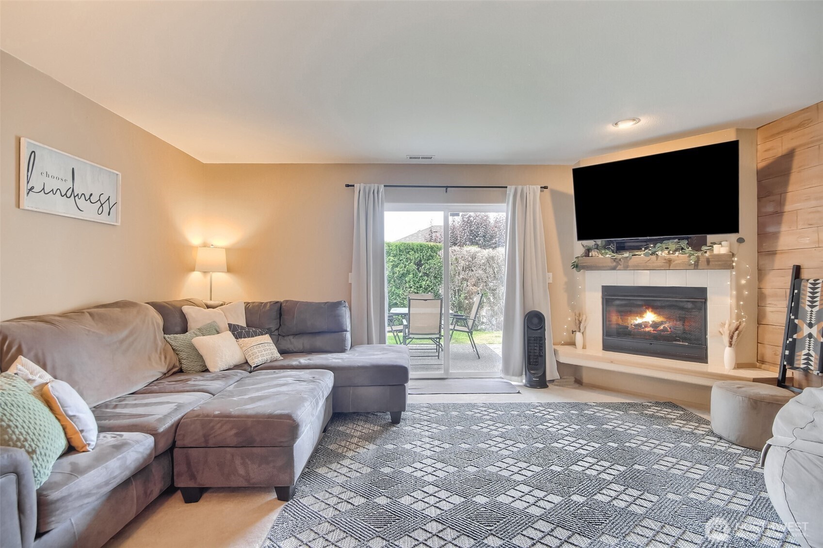 1450 Mountain View Drive