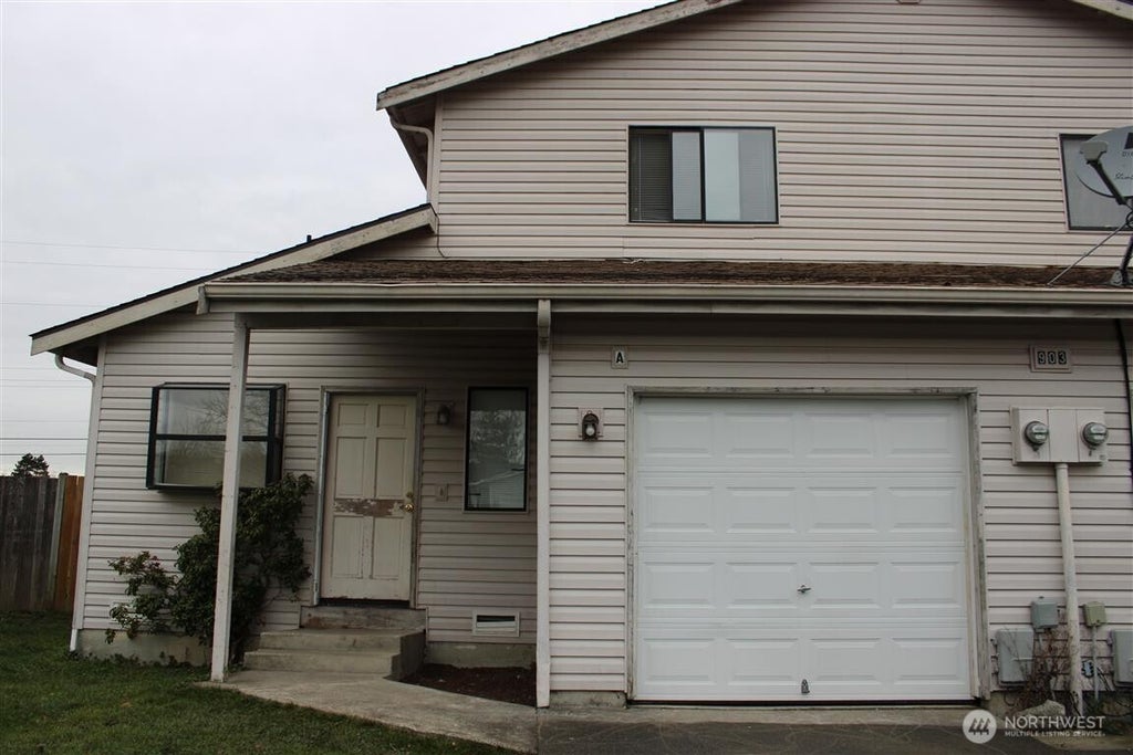 Photo of 903 S 22nd Court, Mount Vernon, WA 98274 (MLS # 2566652)