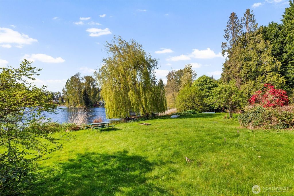 Photo of 16538 SE 19th Street, Bellevue, WA 98008 (MLS # 2371649)