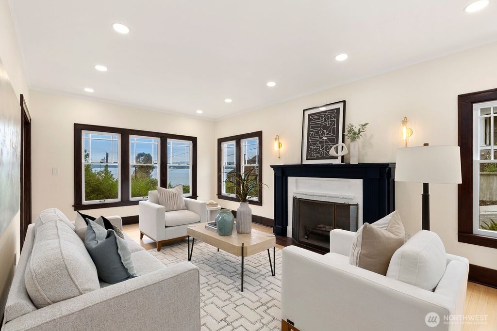Photo of 3808 E Jefferson St St, Seattle, WA 98122 (MLS # 2410517)
