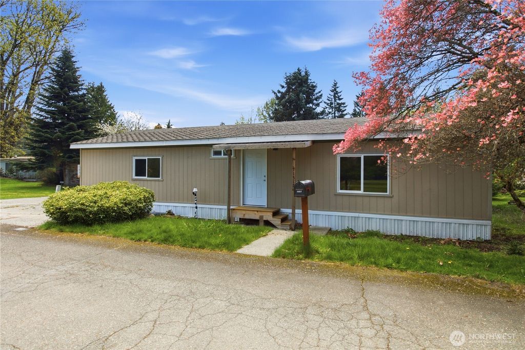 Photo of 11517 155 Avenue SE, Renton, WA 98059 (MLS # 2488147)