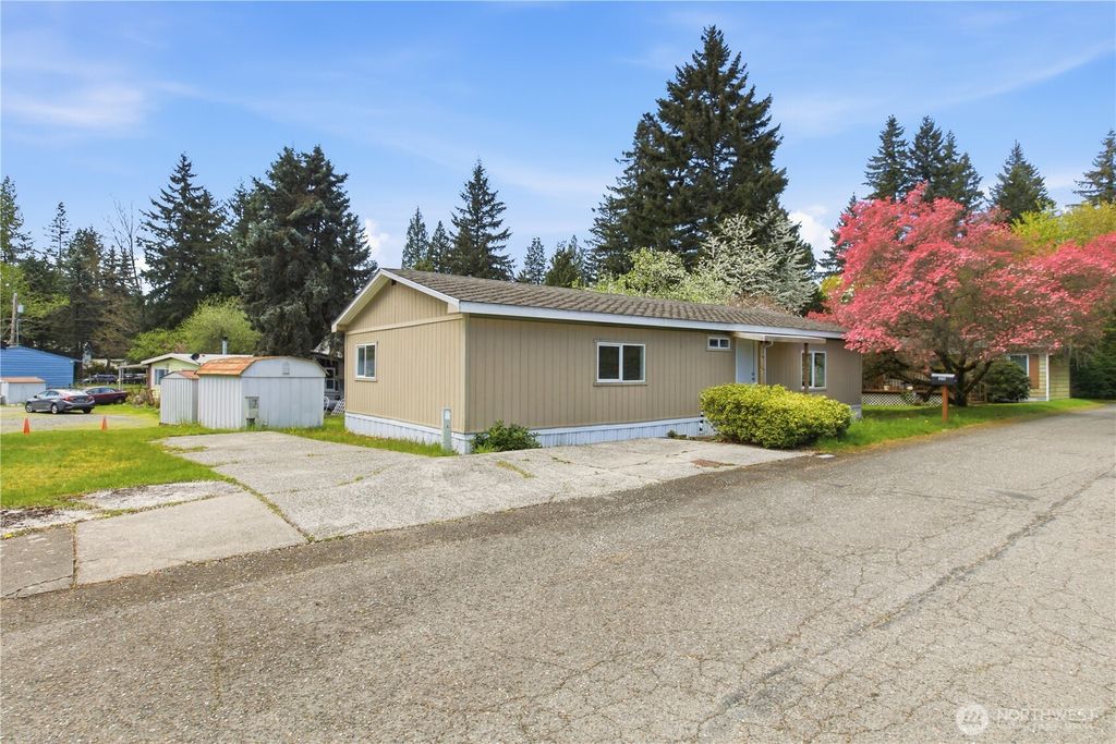 Photo of 11517 155 Avenue SE, Renton, WA 98059 (MLS # 2488147)