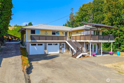 Photo of 3027 NE Parklane Drive, Bremerton, WA 98310 (MLS # 2478369)