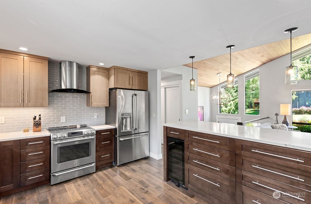 Photo of 7061 81st Avenue SE, Mercer Island, WA 98040 (MLS # 2249985)