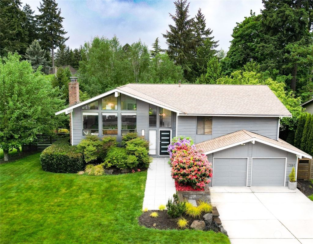 Photo of 7061 81st Avenue SE, Mercer Island, WA 98040 (MLS # 2249985)