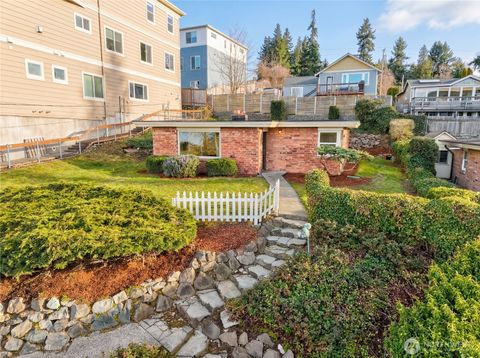 Photo of 6410 NE 181st Street, Kenmore, WA 98028 (MLS # 2489254)