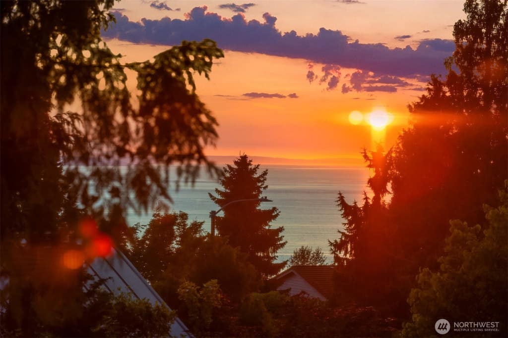 Photo of 7016 165th Place SW, Edmonds, WA 98026 (MLS # 2567572)