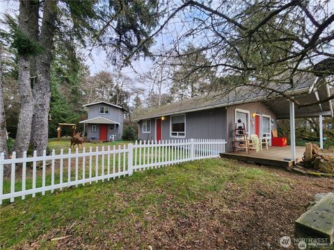 639 Birch Place NE Ocean Shores WA 98569