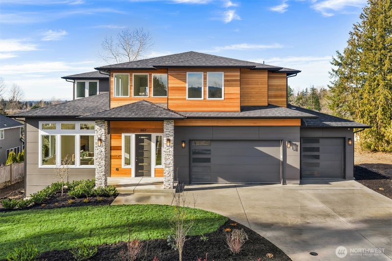 507 Orcas Ave NE