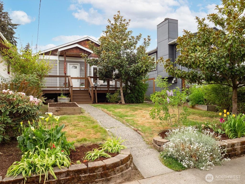Photo of 4513 Cascadia Avenue S, Seattle, WA 98118 (MLS # 2515155)