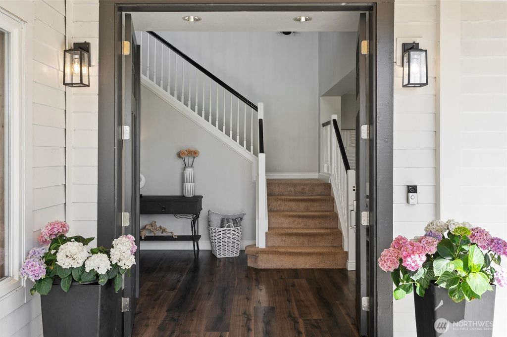 Photo of 1416 2nd Street, Kirkland, WA 98033 (MLS # 2406193)
