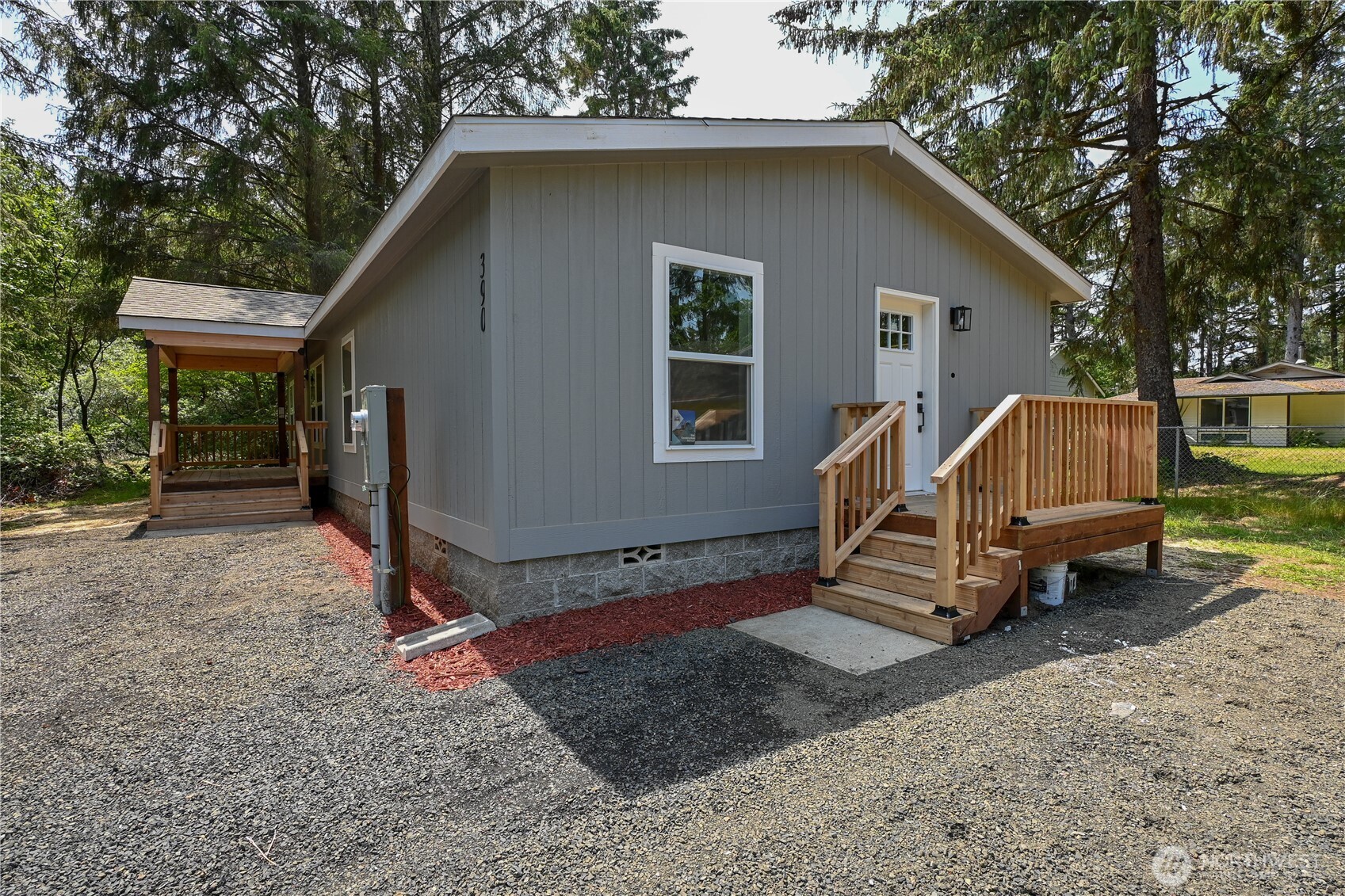390 Mira Court SE