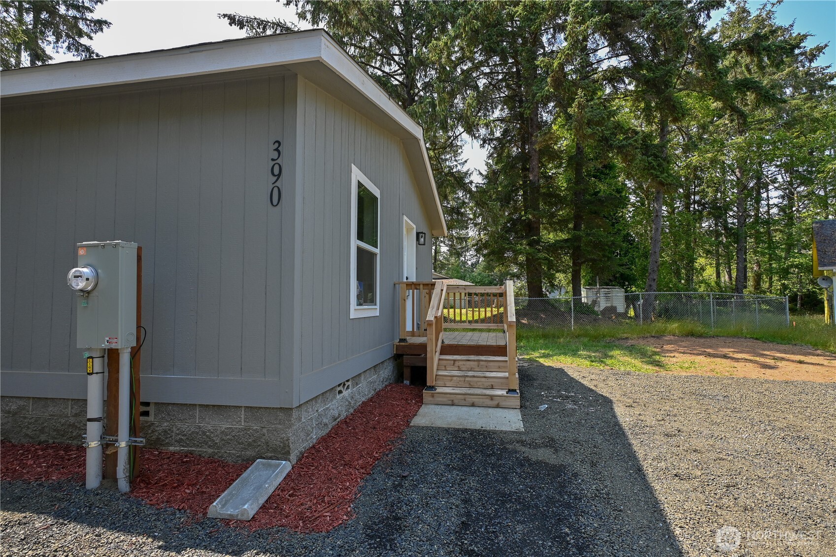 390 Mira Court SE