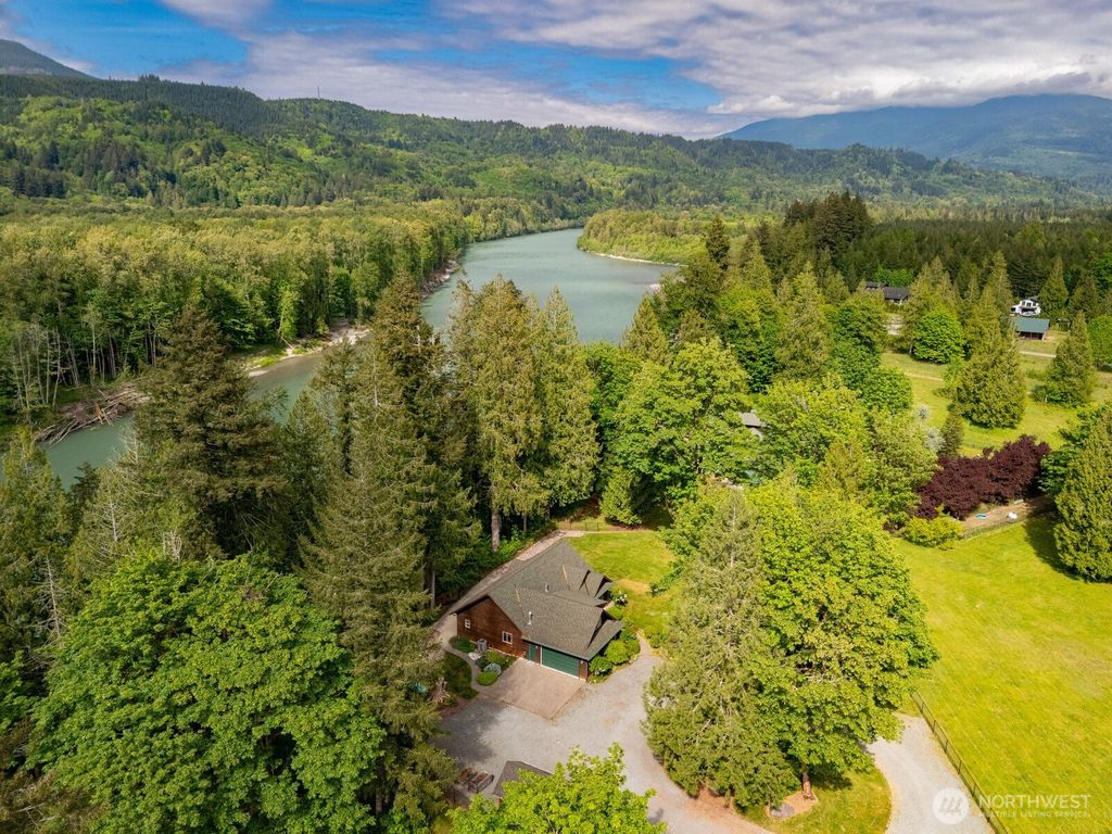 Photo of 42809 Rivers Edge Court, Concrete, WA 98237 (MLS # 2520865)
