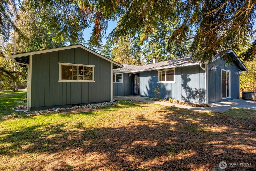 Photo of 880 Quail Lane, Oak Harbor, WA 98277 (MLS # 2443111)