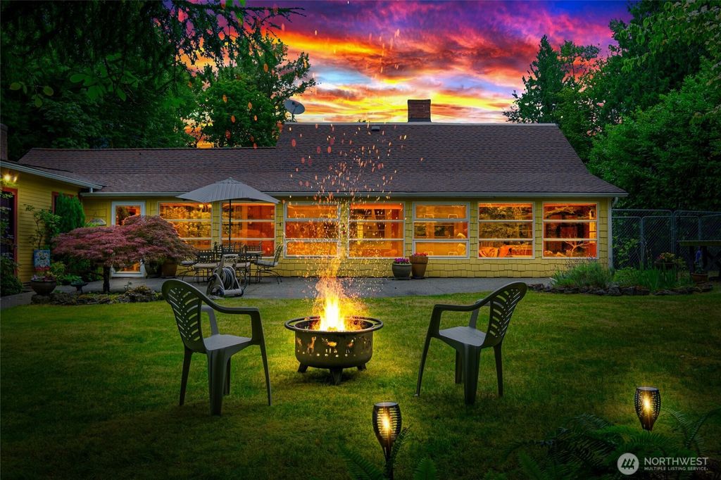 Photo of 23606 SE Tiger Mountain Road, Issaquah, WA 98027 (MLS # 2401432)