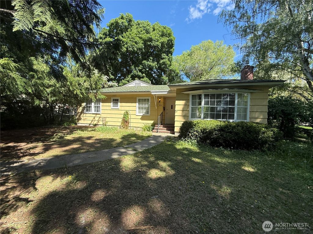 Photo of 211 E 9th AVE, Ellensburg, WA 98926 (MLS # 2519579)