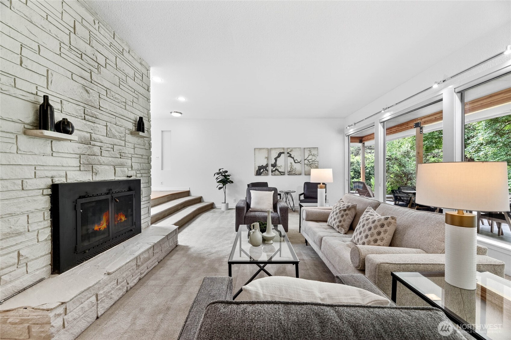 415 Front Street S
