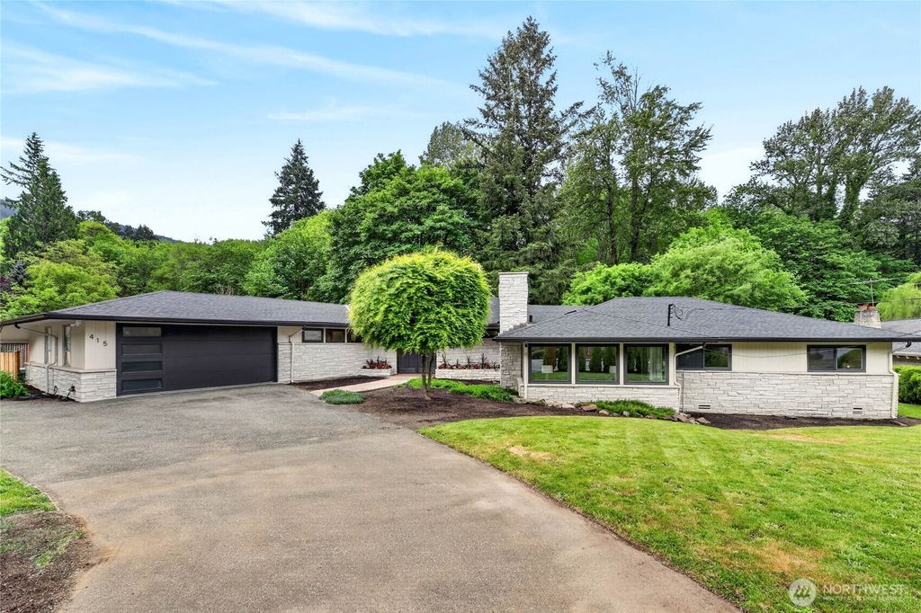 Photo of 415 Front Street S, Issaquah, WA 98027 (MLS # 2525609)
