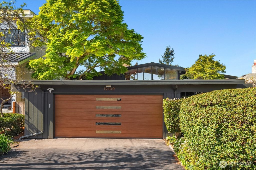 Photo of 12139 Shorewood Drive SW, Burien, WA 98146 (MLS # 2365051)