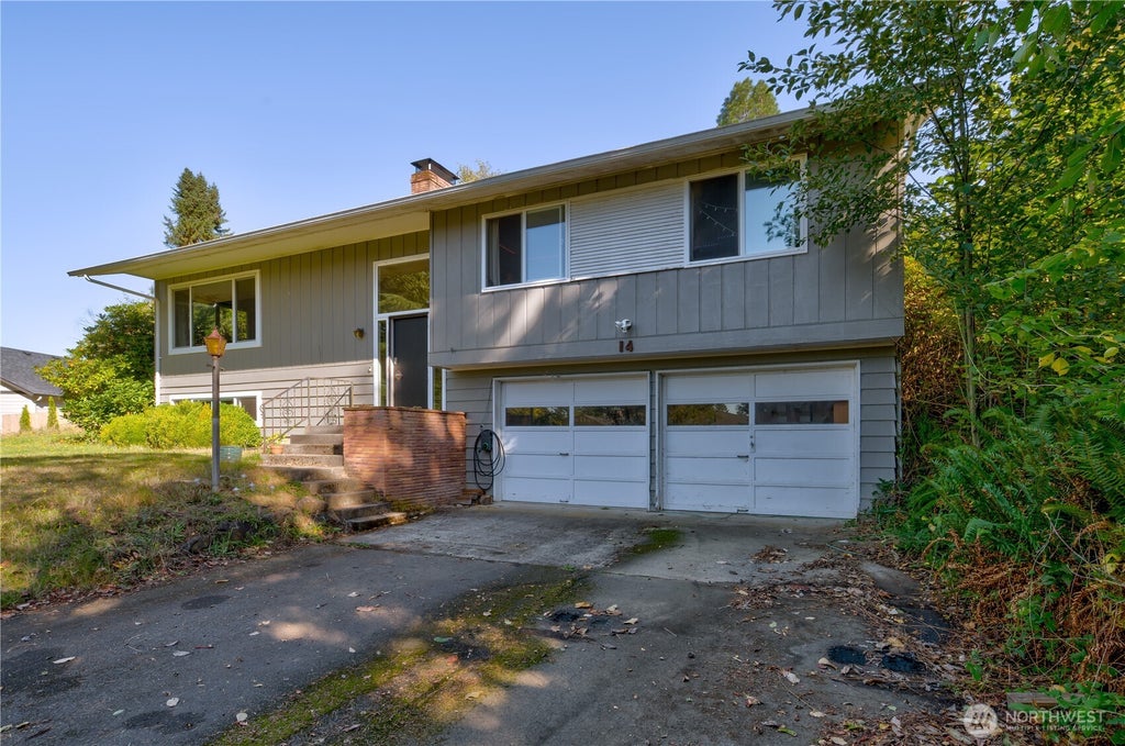 Photo of 14 Crista Vista Drive, Cathlamet, WA 98612 (MLS # 2590926)